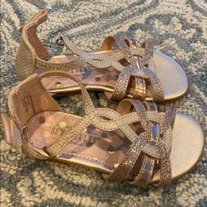 Size 7 toddler gold sandals